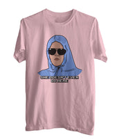 She doesn't even go here Mean Girls Men T-Shirt